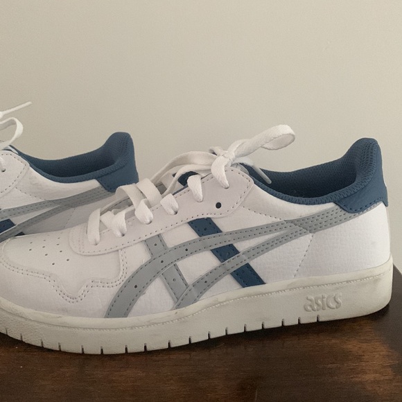 EUC! ASICS kid sneaker - Picture 3 of 5